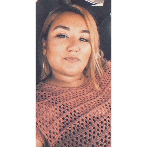 Poshmark profile picture for @kya